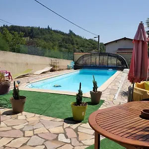 chantelezard.hotels-rhonealpes.com/
